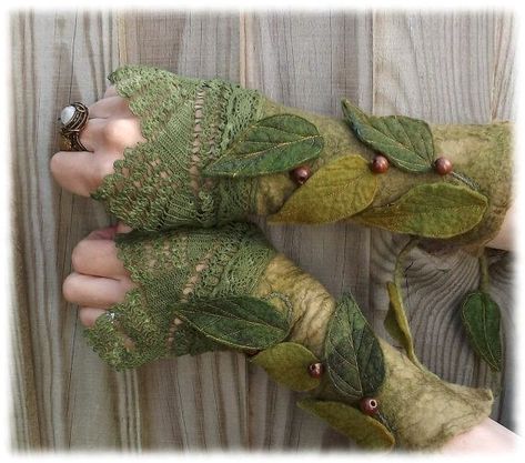 Fairy cuffs Tovad Ull, Tree Costume, Fair Outfits, Fairy Clothes, Woodland Fairy, Lace Cuffs, Fantasy Costumes, Green Forest, Fairy Costume