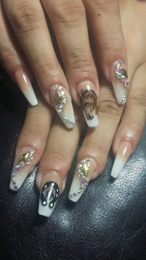 Horse Nail Art, Horse Nails, Rodeo Nails, Western Nails, Country Nails, Classy Nail Designs, Rose Nails, Nails For Kids, Horse Designs