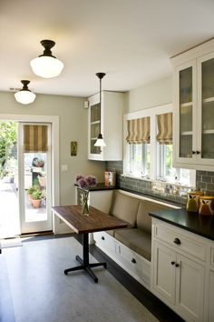 Galley Kitchen Design, Galley Kitchen Remodel, Galley Kitchens, Narrow Kitchen, Kabinet Dapur, Kitchen Seating, Kitchen Corner, Galley Kitchen, Kitchen Benches