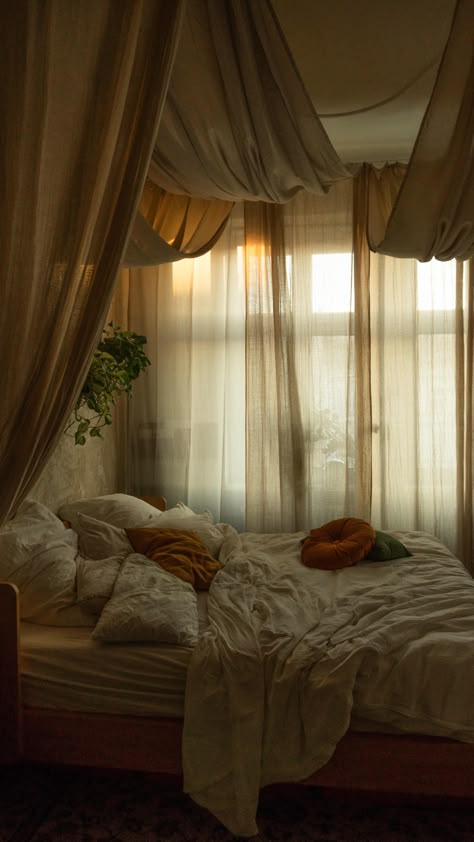 Room Aesthetic Ideas Diy, Diy Bed Canopy Curtains, Bedroom Bed Drapes, Draping Over Bed, Hanging Curtains Over Bed, Canopy Corner Bed, Diy Bed Drape, 3 Window Bedroom, Drape Over Bed