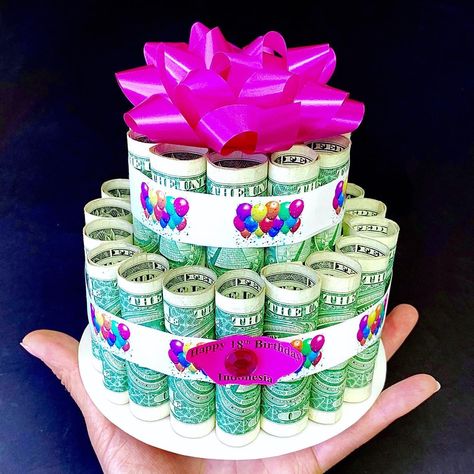 Money Gifts For Kids, Money Cakes, Money Cake Ideas Dollar Bills, Money Diy Gift, Dollar Bill Cake, Dollar Bill Gift, Money Birthday Cake, Birthday Money Gifts, Money Cake