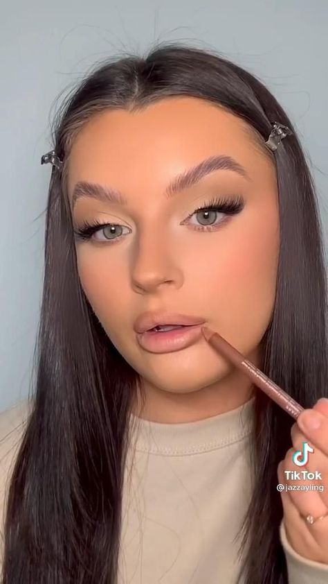 Pin on make up Glamour Eyes, Almond Eye Makeup, Party Makeup Tutorial, Flawless Face Makeup, Eye Makeup Set, Bronzer Makeup, Contour Makeup Tutorial, Glam Makeup Tutorial, Makeup Help