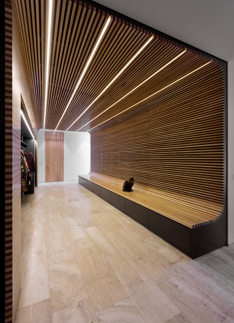 Gallery of House With A Peristyle / Drozdov&Partners - 9 Wall With Wood Design, Tv Camino, Wood Slat Ceiling, Timber Slats, Timber Ceiling, Wood Slat Wall, Ceiling Light Design, Lobby Design, Wooden Ceilings