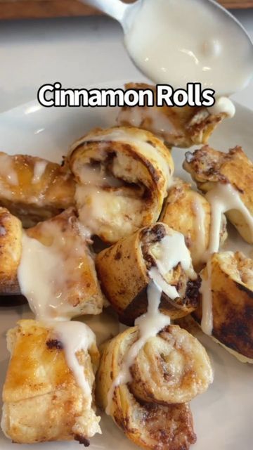 Keto Snacks With Low Carb Tortilla, Keto Tortilla Cinnamon Rolls, Low Carb Tortilla Breakfast Ideas, Low Carb Tortilla Cinnamon Roll Ups, Keto Cinnamon Rolls Tortillas, Low Carb Cinnamon Rolls With Tortilla, Tortilla Cinnamon Roll Ups, Cinnamon Tortilla Roll Ups, Tortilla Cinnamon Rolls