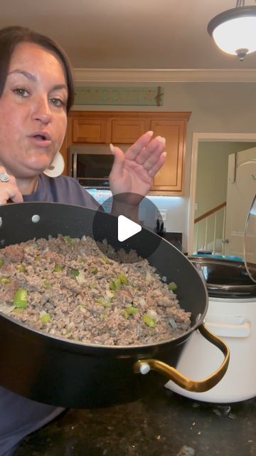 Caroline Davis on Instagram: "Let's make some Crockpot Beefy Cheesy Potatoes, that's #bubbaapproved! Comment below with LINKS if you are wanting any of the items that I used in the video." Crockpot Beefy Cheesy Potatoes, Big Batch Dinners For A Crowd, Crockpot Ideas For Potluck, Crockpot Meals Easy Beef, Pot Luck Meals, Crockpot Recipes Videos, Easy Meals For A Crowd, Pot Luck Ideas, Beef Crockpot Recipes Healthy