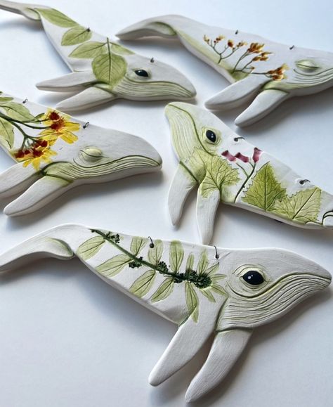 Clay Whales Ceramics, 2d Clay Art, Pottery Fish Ideas, Pottery Handbuilding Ideas, Whale Pottery, Whale Clay, Airdryclay Ideas, Ceramic Handbuilding, Whale Ceramic