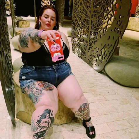 Tess Holiday, Super Size Me, Tess Holliday, Classy Plus Size, My Whole Life, Confidence, Money, Plus Size, Pants