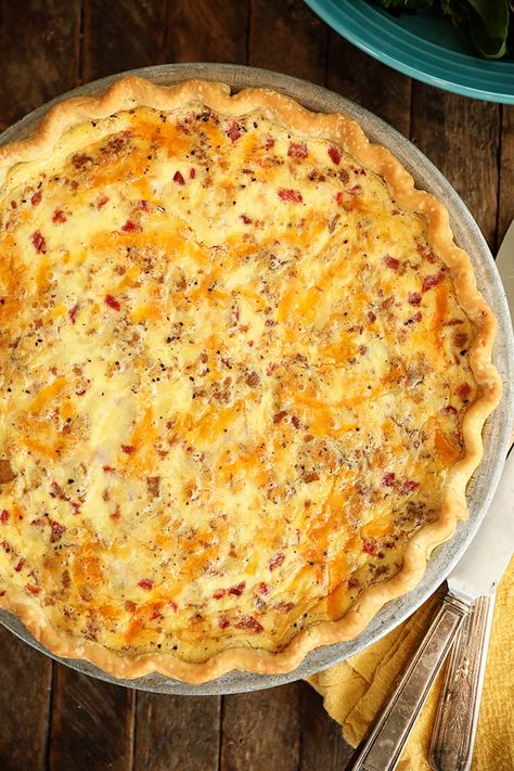 Quiche Pie Crust, Classic Quiche, Cheese Pie Recipe, Homemade Pimento Cheese, Pimento Cheese Recipes, Pimiento Cheese, Bacon Quiche, Cheese Quiche, Cheese Frittata