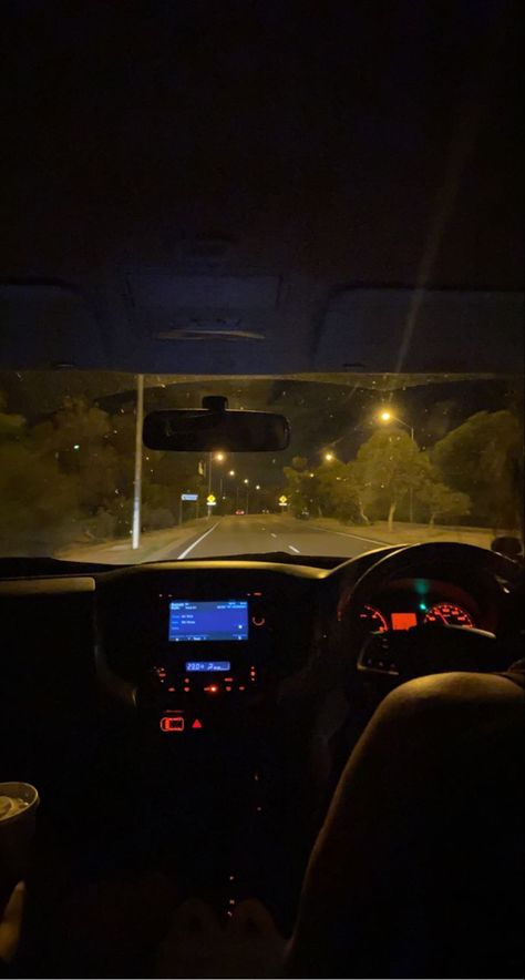 Car Fake Story Night, Car Night Photo, Driving In The Dark Aesthetic, Fake Pics For Instagram Story Night Car, Late Night Car Drives Aesthetic Rain, Night Car Snap Pic, Late Night Outside Aesthetic, Aesthetic Night Car Ride, Cars Pictures Instagram