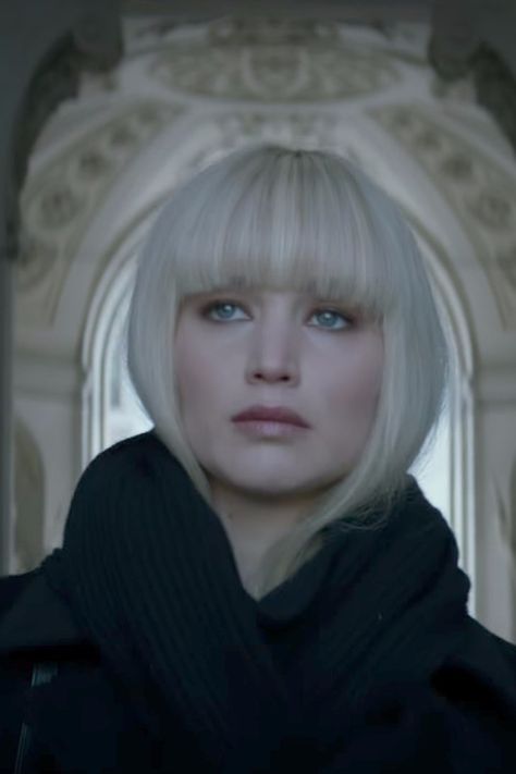 Jennifer Lawrence Bangs, Red Sparrow Movie, Jennifer Lawrence Red Sparrow, Jeniffer Lawrance, Jennifer Lawrence Hair, Red Sparrow, Colored Hair Tips, Bob With Bangs, Hair Bob