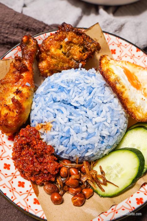 Blue Rice Recipe, Nasi Lemak Recipe, Blue Rice, Coconut Rice Recipe, Biryani Rice, Cream Pasta, Malaysian Cuisine, Nasi Lemak, Coconut Rice