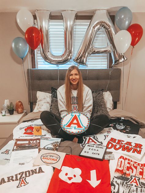 University of Arizona college announcement University Of Arizona Merch, College Acceptance Cake, University Of Arizona Bed Party, College Commitment Announcement, University Of Arizona Graduation Party, College Acceptance Pictures, College Announcement Ideas, College Decision Pictures, University Of Arizona Aesthetic