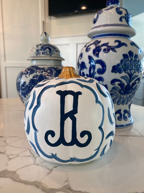 Chinoiserie hand painted pumpkins Large- 9 inches tall Small- 6.5 inches tall Leave buyers note with personalization. Chinoiserie Christmas Decor, Chic Fall Decor, Chinoiserie Pumpkins, Chinoiserie Christmas, Hand Painted Pumpkin, Chinoiserie Blue, Chinoiserie Decorating, Blue White Decor, Chinoiserie Chic