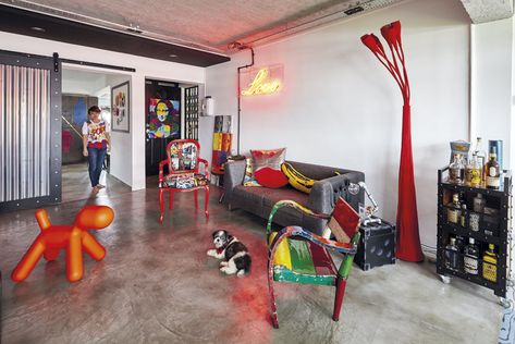 Pop Art-inspired apartment Pop Art Bedroom Ideas, Modern Pop Art Living Room, Industrial Pop Art Interior, Hdb Industrial Design, Hdb Bto Store Room, Pop Art Living Room, Hdb Em Design, Hdb 2 Room Flexi Design, Hdb 3 Room Resale Flat