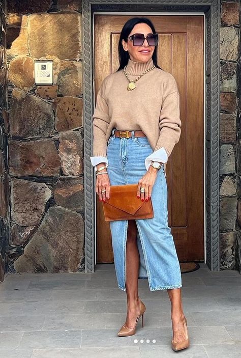 Jean Skirt Outfits Fall, Denim Skirt Outfit Winter, Denim Midi Skirt Outfit, Long Denim Skirt Outfit, Midi Outfits, Denim Skirt Trend, Jean Skirt Outfits, Moda Denim, Style Casual Chic