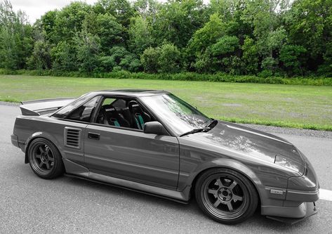 Kenny Williams on Instagram: “Shouldn't matter if your black or white..... or green. Just love!   #toyotamr2 #toyota #mr2 #classic #aw11 #oldschoolimported #jdm #jdmlife…” Aw11 Mr2, Toyota Mr2 Aw11, Mr 2, Pretty Bike, Toyota Mr2, Black Bike, Weird Cars, Pretty Cars, Drift Cars