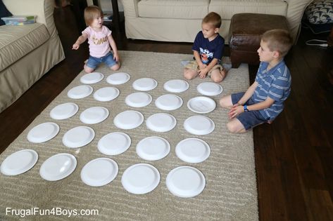 Paper Plate BIG Alphabet Memory Game - Frugal Fun For Boys and Girls Alphabet Memory Game, Communication And Language Eyfs, Communication And Language Activities, Alphabet Review, Teaching Games, Communication Activities, Eyfs Activities, Letter Ideas, Nursery Activities