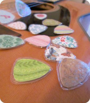 DIY Guitar Picks | FaveCrafts.com Mexico Nursery, Guitar Picks Crafts, Guitar Picks Diy, Guitar Pick Jewelry, Custom Guitar Picks, Diy Guitar, Silhouette Ideas, Diy Gifts For Boyfriend, Crafts For Kids To Make