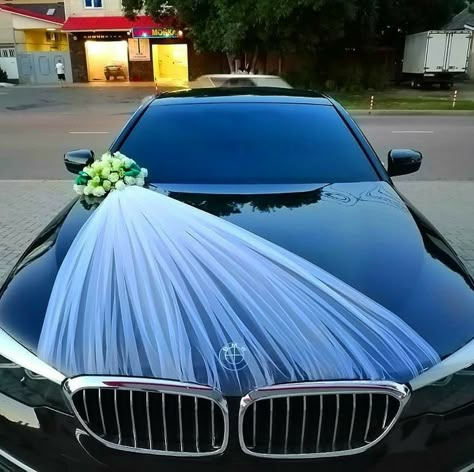 Wedding Car Deco, Bridal Car, Wedding Car Decorations, Car Deco, White Wedding Theme, Dream Wedding Decorations, Car Decorations, Dream Wedding Ideas Dresses, Future Wedding Plans