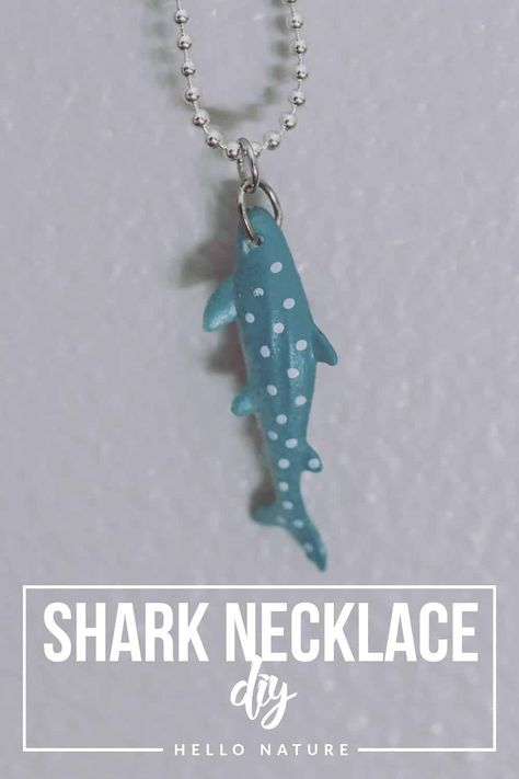 Shark necklace DIY - step by step Photo tutorial - Schritt für Schritt Bildanleitung Shark Diy Crafts, Bead Shark, Shark Jewelry Diy, Shark Awareness, Shark Diy, Shark Tooth Necklace Diy, Shark Crafts, Shark Jewelry, Happy Shark