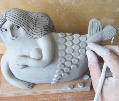 Groovy Ceramics, Mermaid Design, Sculptures Céramiques, Mermaids And Mermen, Ceramic Fish, Ceramic Animals, Mermaid Art, Arte Popular, Paper Clay