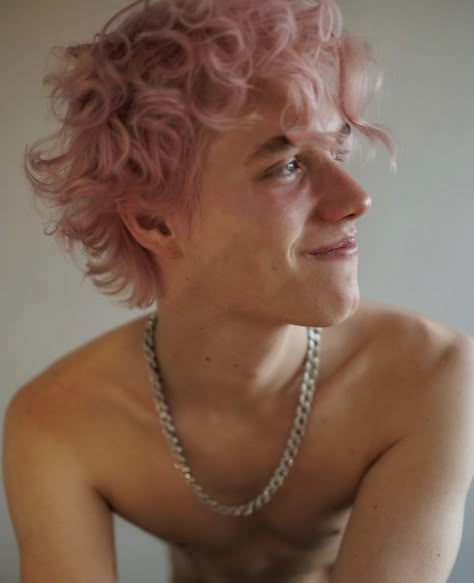 Mens Pastel Hair, Pink Hair On Guys, Pink Hair Guy Aesthetic, Pink Curly Hair Men, Pink Mullet Men, Split Bleached Hair, White Hair Men Character Inspiration, Frosé Arctic Fox Hair, Rose Gold Hair Men