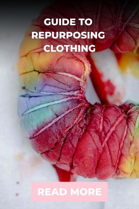 Before you consider throwing away those old jeans, check out these creative ideas on how to upcycle clothes. Discover various ways to breathe new life into your wardrobe by incorporating some simple techniques. Give your old garments a fresh and trendy makeover with these clever tips and tricks. How To Upcycle Clothes, Remake Clothes, Online Tutorials, Clever Hacks, Upcycle Projects, Old Clothes, Old Jeans, Easy Pumpkin, Sewing Basics