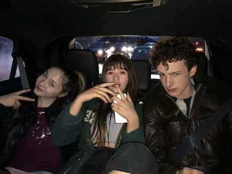 A Series Of Unfortunate Events Netflix, Malina Weissman, Event Quotes, Maxon Schreave, Unfortunate Events, Young Actresses, A Series Of Unfortunate Events, Friend Photoshoot, Netflix Series