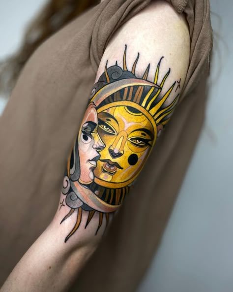 Sun And Moon Neo Traditional, Neo Traditional Goddess Tattoo, Neotraditional Sun And Moon, Traditonal Tattoo, Unique Hand Tattoos, Hand Tattoo Designs, Moon Sun Tattoo, Celestial Tattoo, Flash Ideas