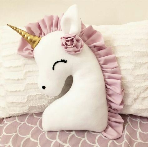 Unicorn Coffee, Unicorn Pillow, Unicorn Crafts, Pillow Crafts, Unicorn Decorations, Bantal Sofa, Trendy Sewing, Baby Sewing Projects, Fabric Toys