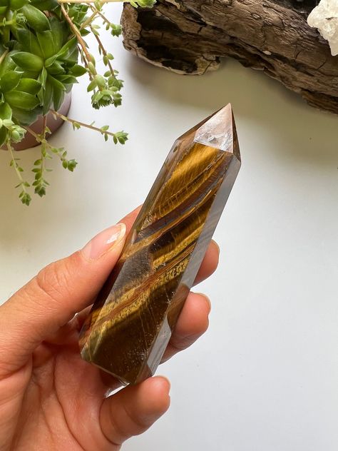 Beautiful Tiger, Tiger Eye Crystal, Spiritual Truth, Minerals And Gemstones, Solar Plexus, Tigers Eye, Eye Jewelry, Crystals And Gemstones, Tiger Eye