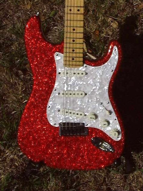 Red and White Metalflake Guitar.  I love how it sparkles ^.^ Red Electric Guitar Aesthetic, Music Mic, Dean Guitars, Red Electric Guitar, Guitar Inlay, Electric Guitar Design, Guitar Obsession, Cool Electric Guitars, Guitar Tips