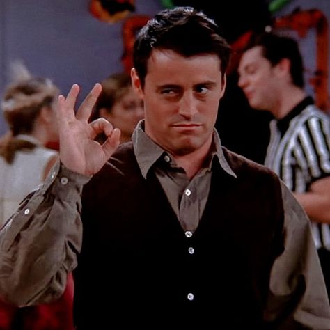 Friends Tv Show Characters, Joey Tribbiani Mood, Friends Reaction Pics, Joey Tribbiani Funny, Meme Friends, Pizza Meme, Friends Mood, Rachel Monica Phoebe, Friends Actors