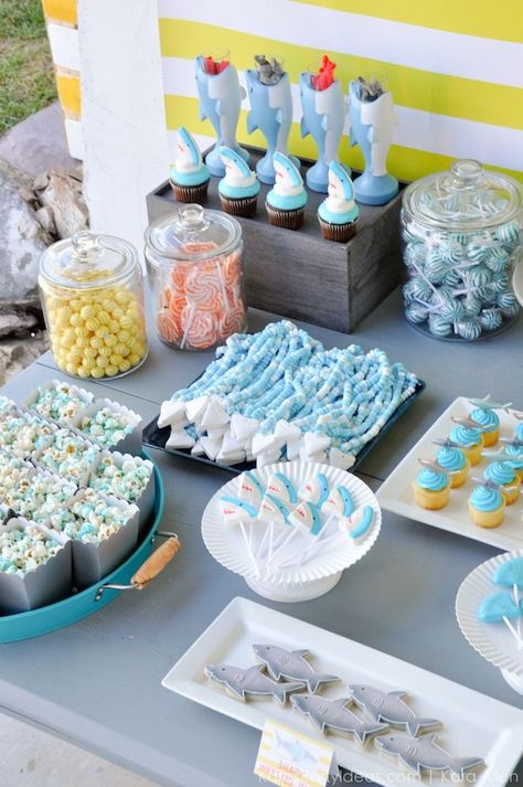 Shark Themed Birthday Party Decorations, Shark Baby Shower Ideas, Baby Shark Dessert Table, Surf Birthday Party, Shark Baby Shower, Baby Shark Party, Shark Birthday Cakes, Shark Themed Party, Shark Themed Birthday Party