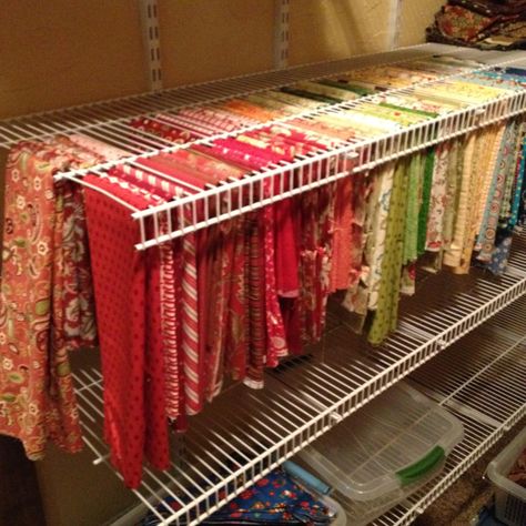 Craft Room Organization Fabric, Scrap Fabric Storage Ideas Organizing, Fabric Shelves Storage, Store Fabric Ideas, Diy Fabric Storage Ideas, Fabric Organization Storage, Scrap Fabric Organization, How To Store Fabric Scraps, Organizing Fabric In Sewing Room