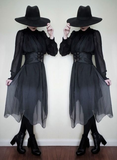 Dresses By Occasions, Killstar Dress, Kubo And The Two Strings, Strega Fashion, Dark Mori, Witch Fashion, Women's Outfits By Occasions, Witchy Fashion, Mode Boho