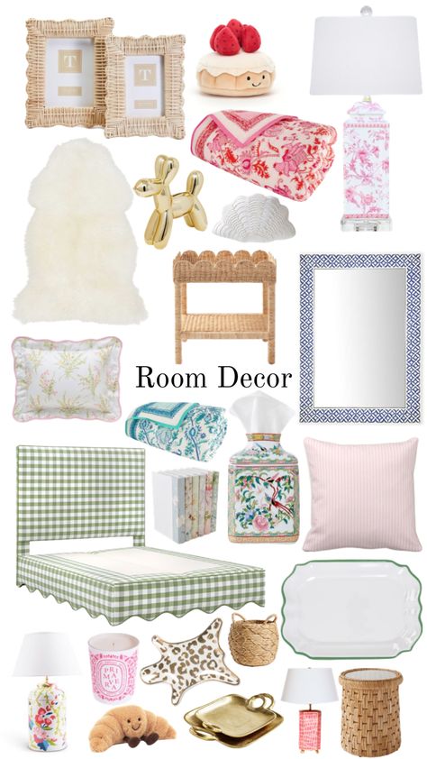 Preppy College Bedroom, Room Inspo Layout, Sorority Room Ideas, Sorority House Rooms, Preppy Apartment, Sorority Room, College Apartments, Dorm Design, Dorm Inspiration