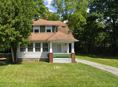 Ohio Homes, New Roof, Speak Life, Breakfast Nook, Renting A House, Old Houses, Home Renovation, Small House, Nook