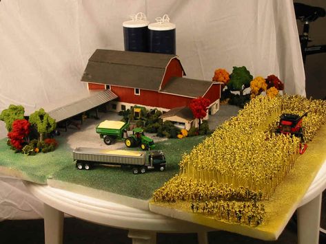 Farm Diorama Farm Toy Display, Kombi Pick Up, Agriculture Projects, Farm Village, Farm Craft, Farm Layout, Farm Projects, Cattle Farming, Toy Display