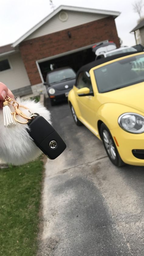 #Volkswagen #beetle #yellow #convertible #firstcar Yellow Vw Beetle Aesthetic, Volkswagen Beetle Keys, Yellow Volkswagen Beetle Aesthetic, Yellow Beetle Car Aesthetic, Beetle Car Aesthetic, Volkswagen Beetle Aesthetic, Yellow Volkswagen Beetle, Volkswagen Beetle Accessories, Volkswagen Beetle Interior