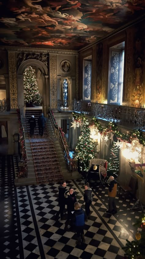 Royal Christmas Aesthetic, Winter Manor Aesthetic, Christmas Ballroom Aesthetic, Christmas In England Aesthetic, Bakewell England, Castle Christmas Aesthetic, England Christmas, Terrence Loves You, Luxury Christmas Decor