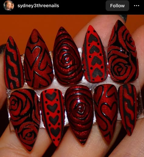 Black Valentine’s Day Nails Ideas, Valentines Day Nails Black Red, Black Heart Nails Valentines Day, Valentine’s Day Nails Goth, Dark Vday Nails, Goth Valentines Nails Short, Goth Heart Nails, Alastor Inspired Nails, Emo Halloween Nails