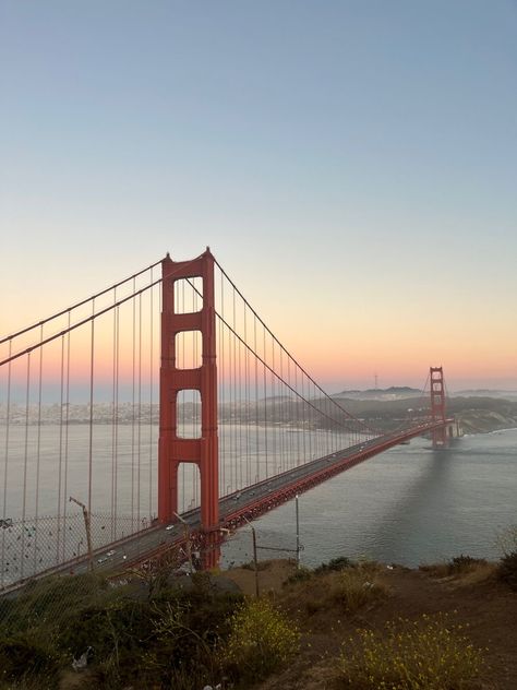 golden gate in san fran #cali #goldengate #sf #sanfrancisco Golden Bridge San Francisco Photography, Golden Bridge San Francisco, San Francisco Aesthetic, Summer In San Francisco, San Francisco Pictures, San Francisco Beach, San Francisco Vacation, Widget Iphone, Vision Board Book