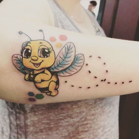 Couple Bee Tattoo, Quilt Tattoos, Little Bee Tattoo, Quilt Tattoo, Holding Scissors, Tattoos For Baby Boy, Queen Bee Tattoo, Bee Tattoos, Mom Tattoo Designs