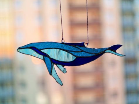 Stained Glass Whale, Stained Glass Blue, Whale Pattern, Stained Glass Ornaments, Stained Glass Suncatchers, Stained Glass Diy, Stained Glass Panel, Glass Fish, Stained Glass Designs