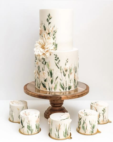 Buttercream Painting, Tire Garden, Floral Wedding Cake, Couture Cakes, Floral Wedding Cakes, Engagement Cakes, Vanilla Chocolate, Painted Cakes, Wedding Cake Inspiration