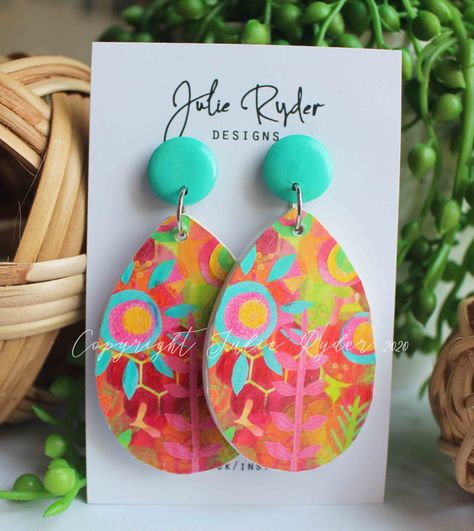 Wooden Earrings Diy, Simple Earing, Hand Painted Earrings Wood, Painted Wood Jewelry, Watercolor Jewelry, Colourful Earrings, Hand Painted Necklace, Hand Painted Beads, Hand Painted Earrings