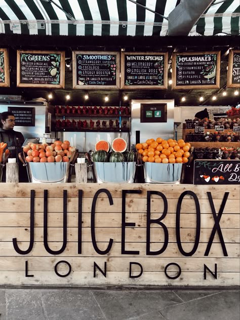 Juice And Salad Bar Design, Juice Display Ideas, Juice Bar Food Truck, Juice Counter Design, Juice Shop Ideas, Smoothie Shop Design, Small Juice Bar Design, Smoothie Bar Ideas, Smoothie Shop Aesthetic