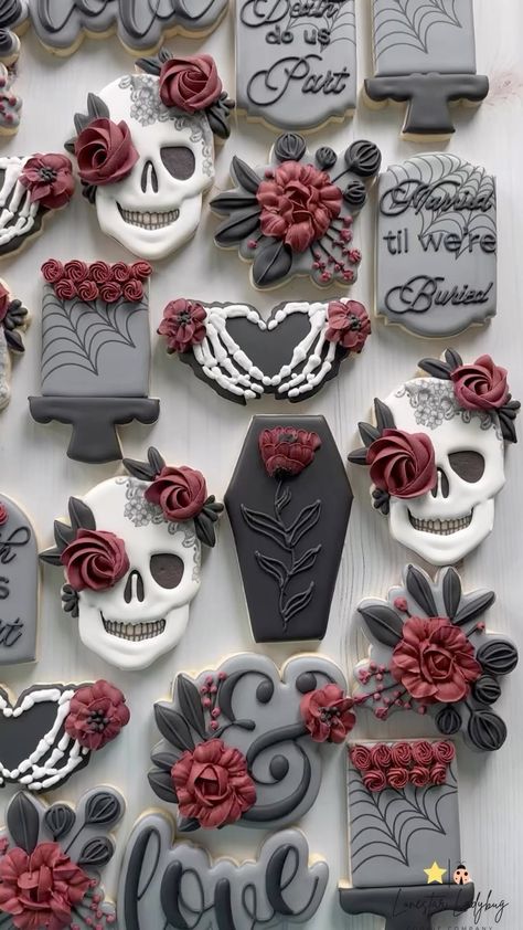 Gothic Wedding Food Ideas, Goth Cupcakes Wedding, Skull Bridal Shower Ideas, Spooky Bridal Shower Cookies, Halloween Wedding Desserts, Gothic Wedding Dessert Table, Gothic Wedding Desserts, Halloween Wedding Dessert Table, Halloween Cookie Bouquet