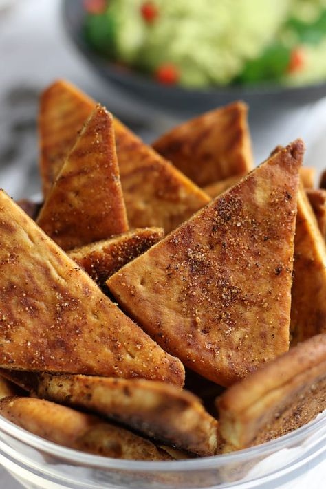 Secrets to making the best Baked Pita Chips that are crispy and full of flavor. Perfectly seasoned, this Pita chips works great as a healthy snack. #BakedPitaChips #BakedPitaChipsRecipe #HealthyPitaChips #SeasonedPitaChips https://www.thefedupfoodie.com Healthy Pita Bread, Pita Chips Recipe, Curry Masala, Baked Pita Chips, Homemade Pita Chips, Homemade French Fries, Masala Spice, Sweet Potato Chips, Veggie Dip